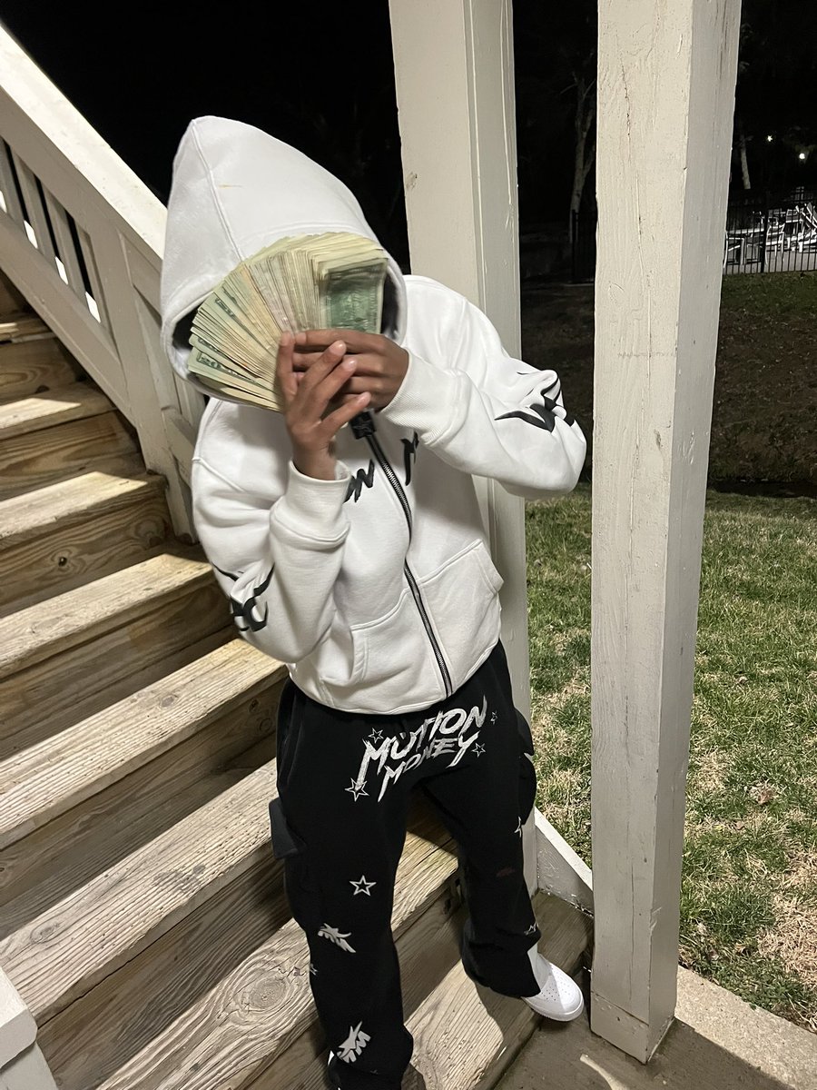 DRE 🖤 tweet media