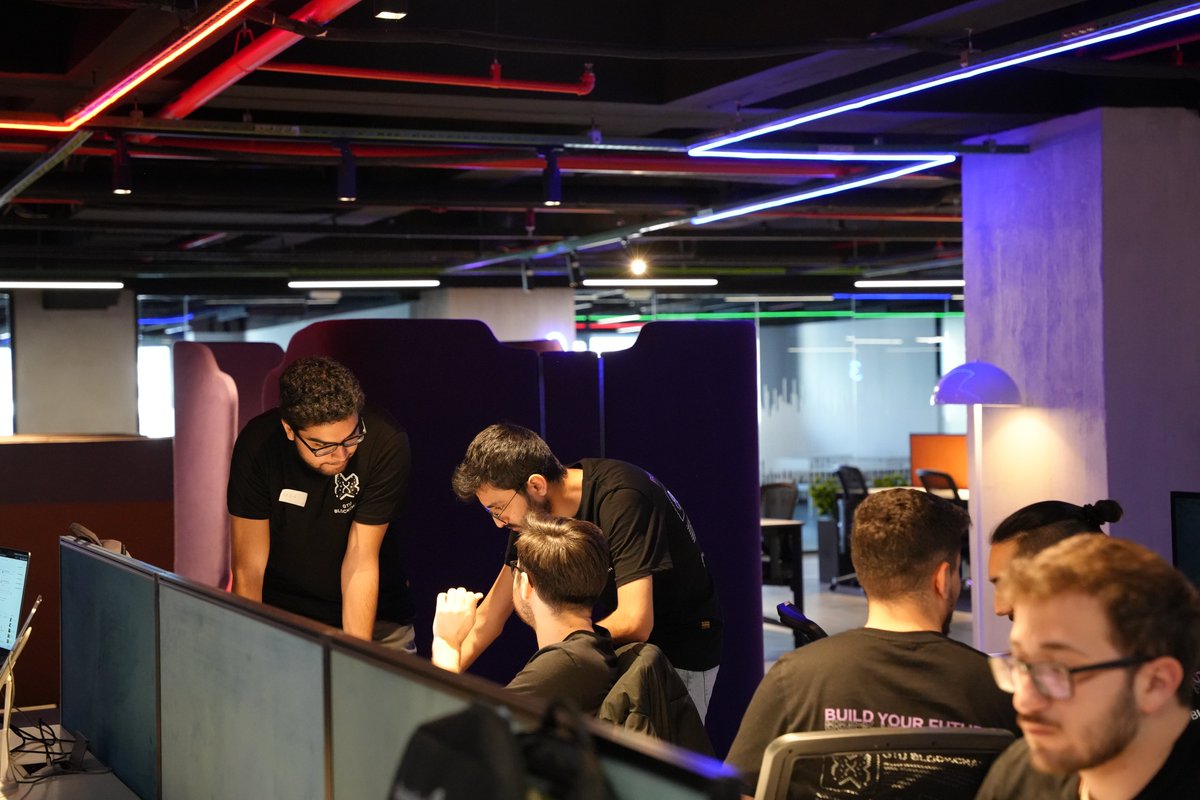 riseinweb3's tweet image. 🎉 @MultiversX Xperience Hackathon, mission accomplished! 

On March 1-2, 19 participants came together and developed 10+ projects for the web3 ecosystem. 🌟

Big thanks to everyone who joined and made it happen! 🙌