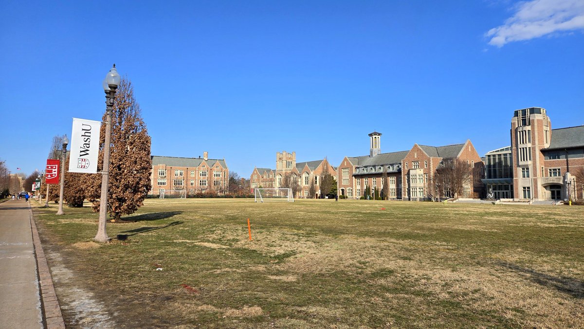 Nice crisp morning getting ready to start the <a href="/WashU/">WashU</a> portion of the fly in. Dropped a few bucks at the campus store 

#scchat