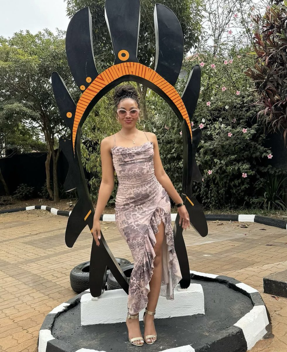 bb_baddest's tweet image. God blessed Uganda with @pia_pounds
She is a 10/10 in everything.