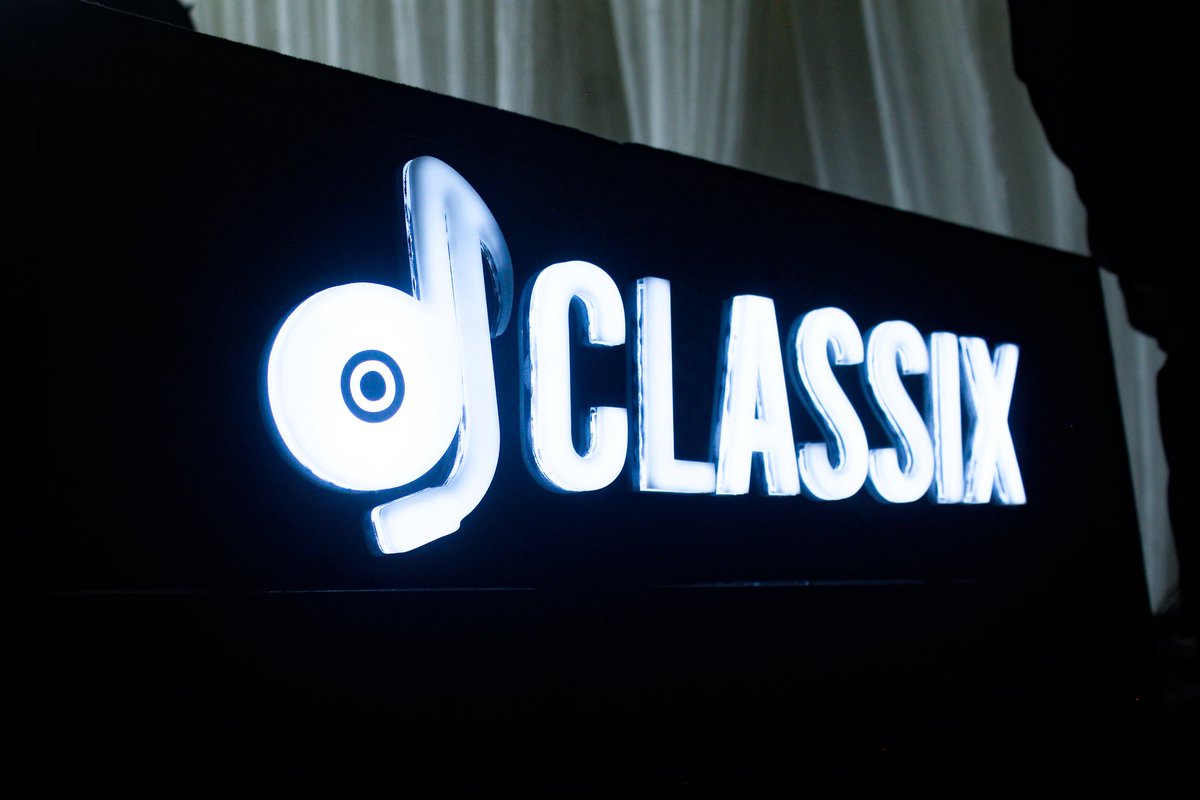 PelumiMedia's tweet photo. My Observation of @djclassix_ at the
#SAExperience
๐ธ: @PelumiMedia https://t.co/qE91YoL3xs