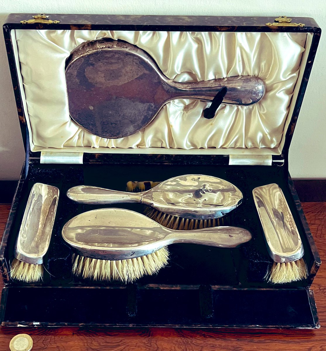 CatoCrane's tweet image. Have You Seen What’s Coming at TheSaleroom.com/CatoCrane ? 4th - 11th #March 2025 and Many Other ‘Fresh to the Market’ Lots from Wirral &amp;amp; Cheshire Families @heswallmagazine @chestertweetsuk @HeswallHall @thedustyteapot @MarcCorbishley @thesaleroom @easyliveauction @LivEchonews #Bid