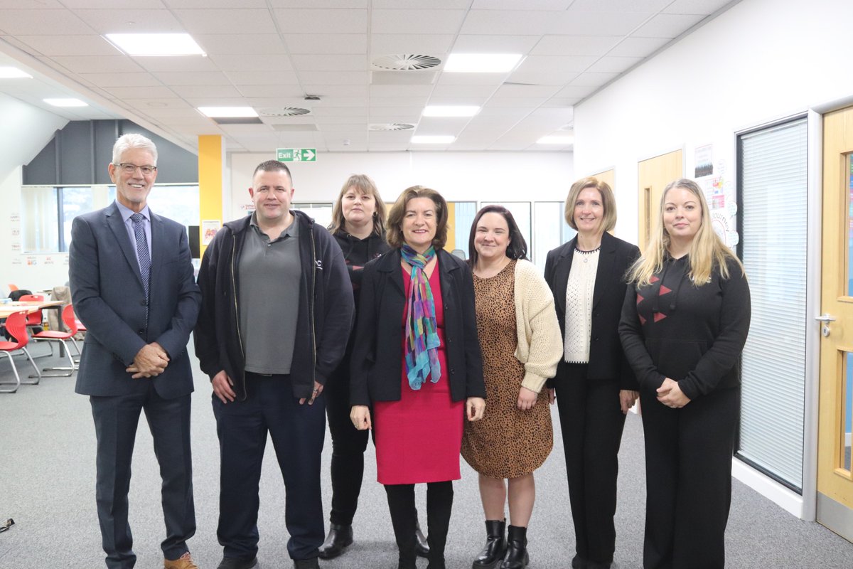 ITECskills's tweet image. Yr wythnos ddiwethaf, fe wnaethom groesawu @PrifWeinidog i Itec Pontypridd. Cyfarfu â&apos;n dysgwyr, trafododd rym pleidleisio 🗳️, a chlywodd sut mae Twf Swyddi Cymru+ yn rhoi hwb i&apos;w hyder. Diolch i chi am eich ymweliad! 🙌