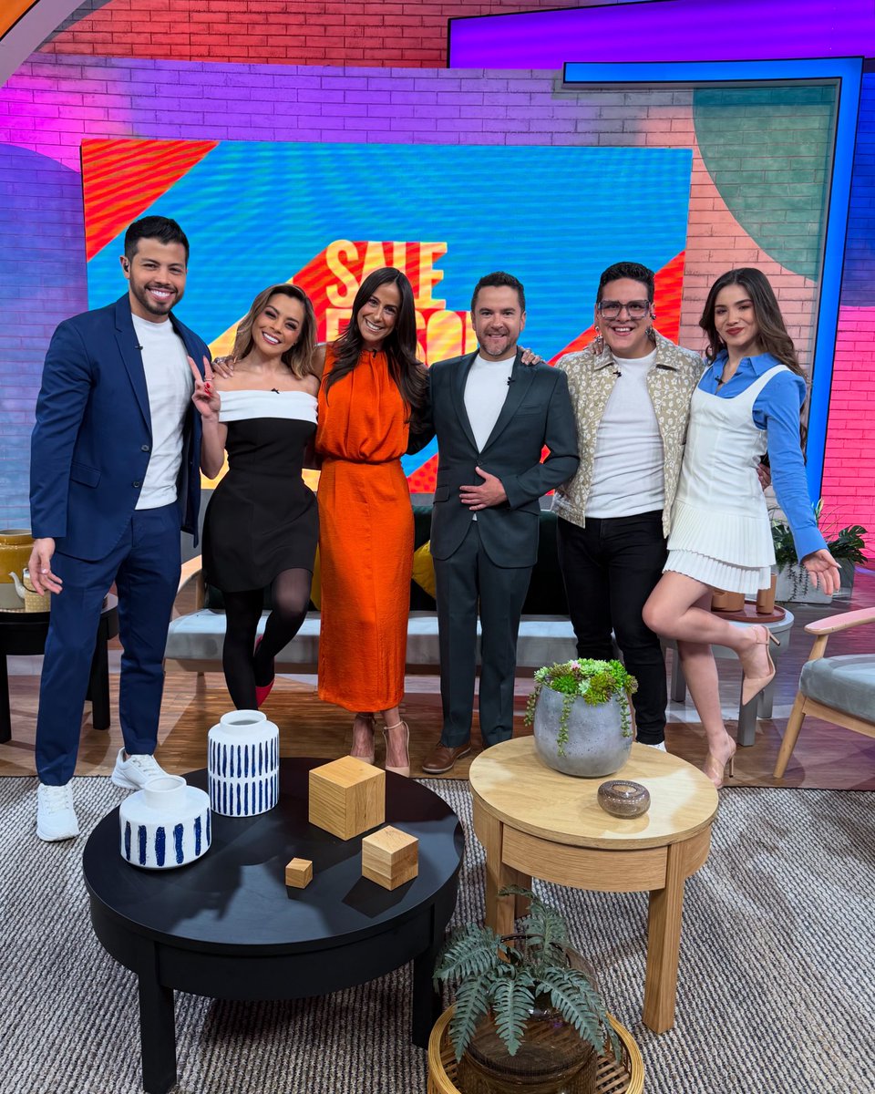 Sale el Sol ☀️ (@saleelsoltv) on Twitter photo ¡#SaleElSol CRECE! ☀️🤩 ¡Bienvenidos <a href="/MAU_MANCERA/">MAURICIO MANCERA</a>, <a href="/gabyramiirezz/">gabriela ramirez</a> y <a href="/beibi_benitez/">Tu Beibi✨</a> a esta gran familia! 🕺🏻💃🏻
¡Acompáñanos de lunes a viernes de 9:30 a.m. a 12:30 del día por @imagentvmex! 📺 ¡#SaleElSol CRECE! ☀️🤩 ¡Bienvenidos <a href="/MAU_MANCERA/">MAURICIO MANCERA</a>, <a href="/gabyramiirezz/">gabriela ramirez</a> y <a href="/beibi_benitez/">Tu Beibi✨</a> a esta gran familia! 🕺🏻💃🏻
¡Acompáñanos de lunes a viernes de 9:30 a.m. a 12:30 del día por @imagentvmex! 📺