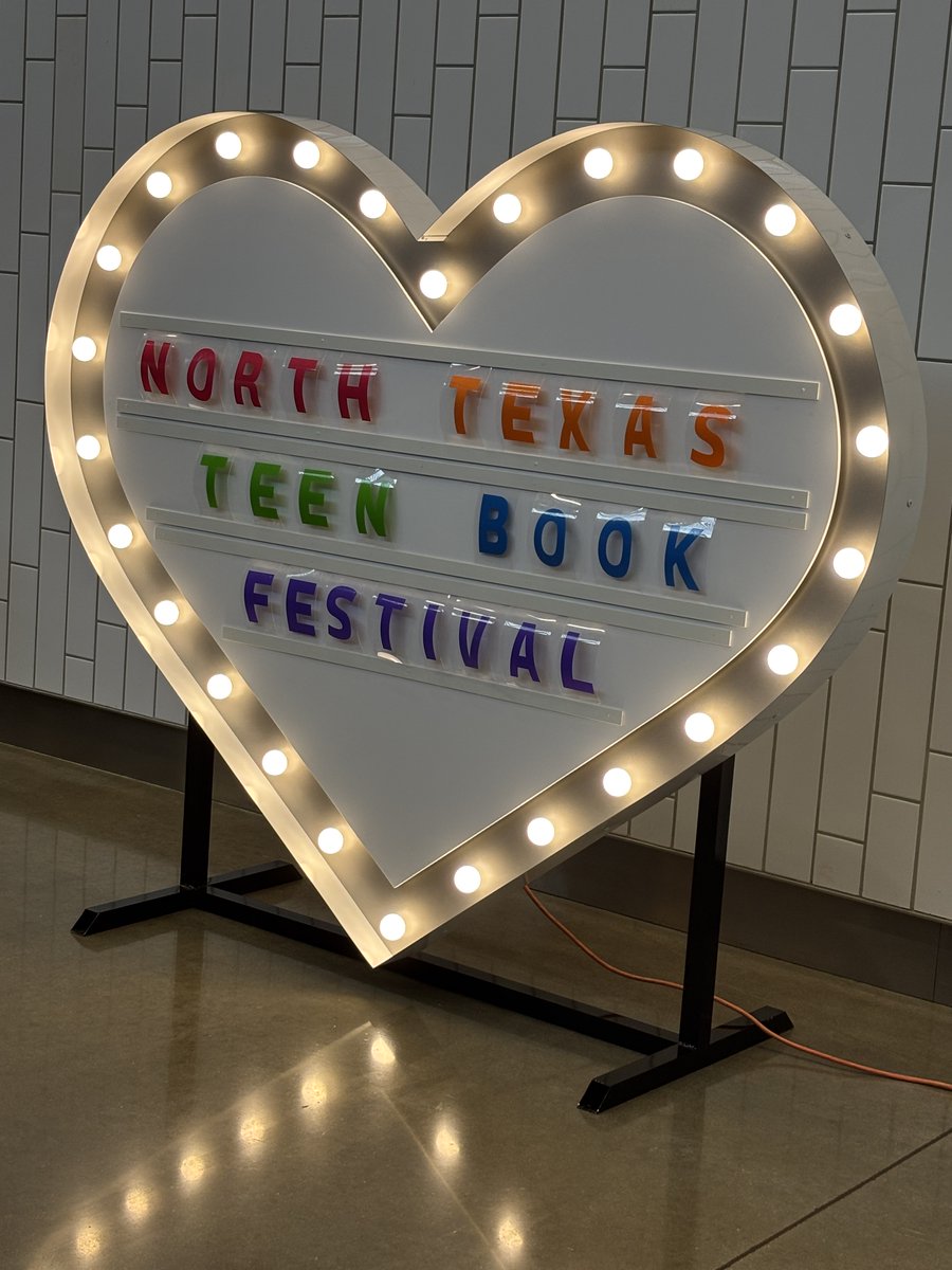 CHS9LIB's tweet image. CHS9 and @coppellhslib  had such a great time at the North Texas Teen Book Festival this past weekend!
We are so grateful for such an incredible book festival that happens right in our backyard!
#CHS9Reads @CISDlib  @NTTBFest