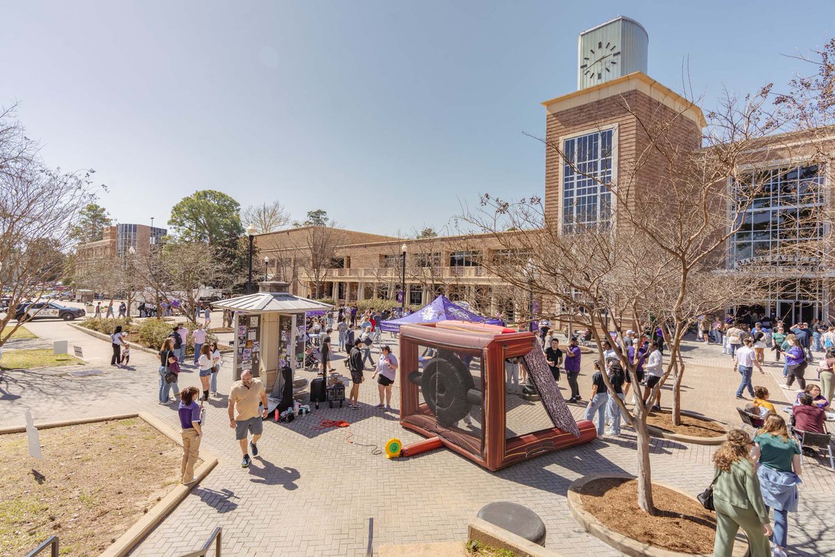 SFASU's tweet photo. Our largest #SFAShowcaseSaturday ever brought thousands of #FutureJacks and their family members to campus, and we couldnβt be more excited! π We loved seeing so many new faces and canβt wait to welcome you back as official Lumberjacks. Axe 'em! πͺππ²π https://t.co/CiiBRnpt9M
