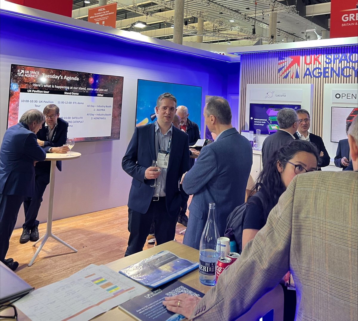 Darwin Innovation Group (@darwininnovate) on Twitter photo It's great to be at another Mobile World Congress! If you're also at MWC Barcelona, pay a visit to the <a href="/spacegovuk/">UK Space Agency</a> stand, Hall 7 Stand 7C30, to see a short video about Darwin's work. It's great to be at another Mobile World Congress! If you're also at MWC Barcelona, pay a visit to the <a href="/spacegovuk/">UK Space Agency</a> stand, Hall 7 Stand 7C30, to see a short video about Darwin's work.