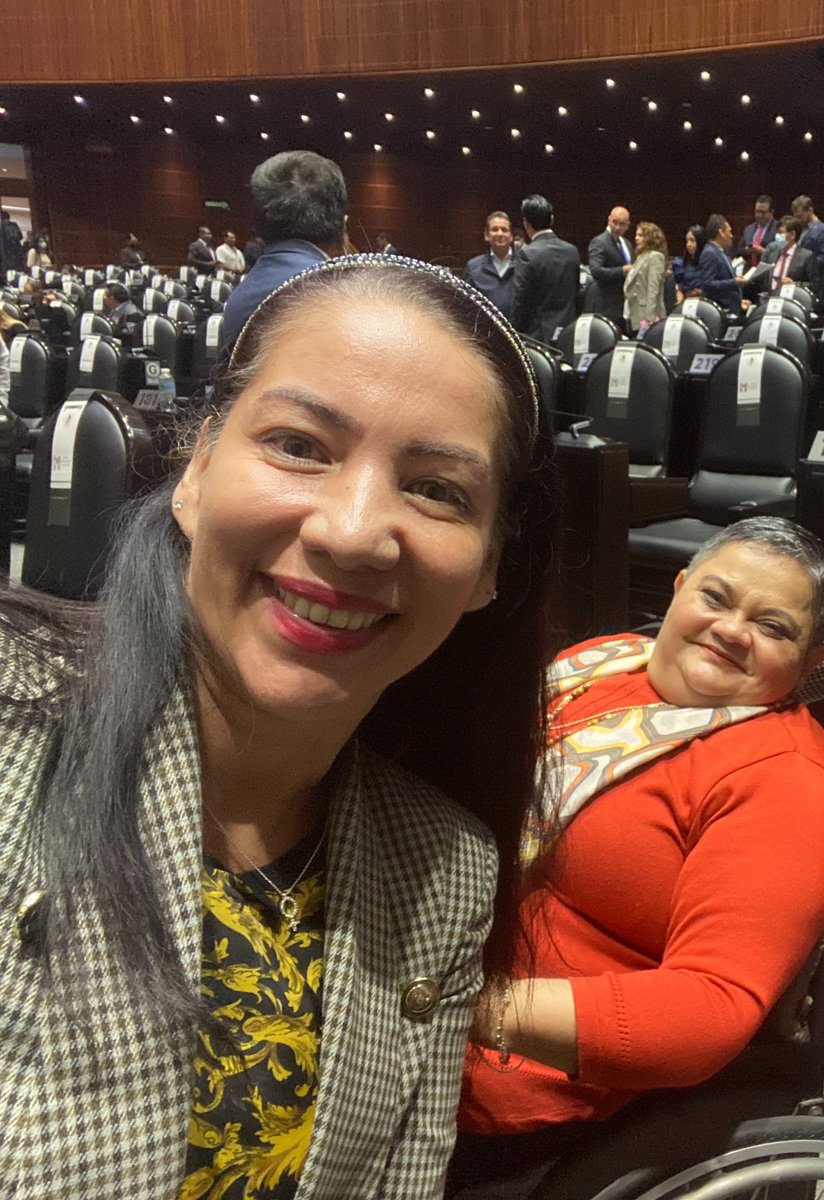 Hoy me despido con el corazón lleno de tristeza de mi querida amiga <a href="/NormaAcevesG/">Norma AcevesG</a>. Siempre estarás en mi memoria y en mi corazón. Nos dejas tus enseñanzas y tu valentía.