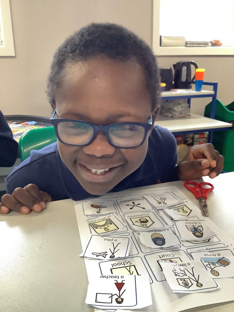 Oak class have been matching job roles and places of work today, as we begin celebrating Careers week! Throughout the week there are some exciting experiences and opportunites planned for all!