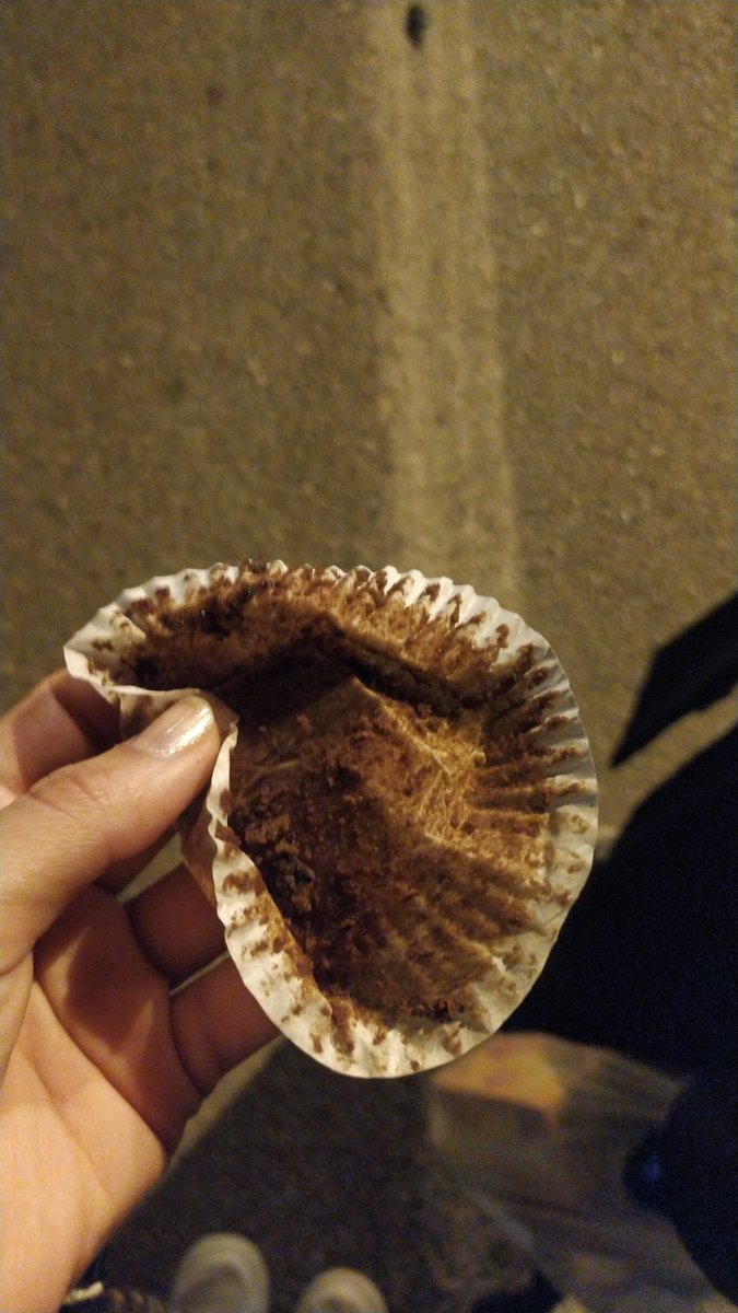 saaphlvnn's tweet photo. Artık bunu çiğneyemediğim fark ettim .Ağğğ büyümek ne zormuş meğerse. https://t.co/HObFxX2Ihg
