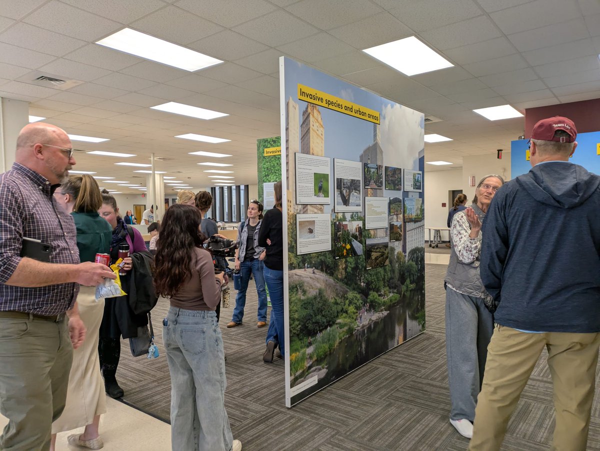 ISWGvt's tweet image. Thanks to all who visited our "Invasive Species Open House" at #NewmanLibrary to celebrate National Invasive Species Awareness Week (#NISAW). 

✅ Virginia Tech Insect ID Lab 
✅ Town of Blacksburg and NRV Tree Rescuers 
✅ University Libraries at #VirginiaTech