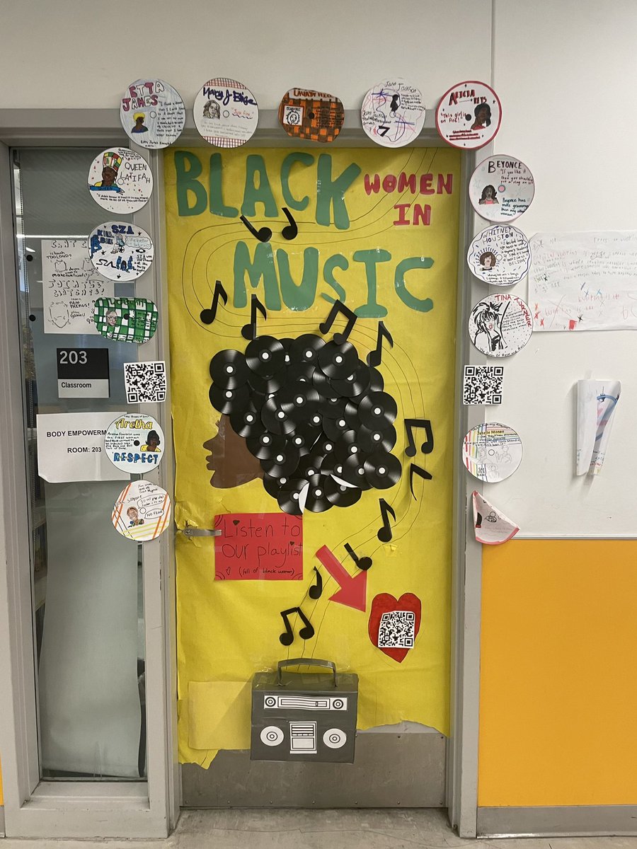 Congratulations to Teacher L’s 5th grade advisory for being this year SLAMS “Black History Month Door/Bulletin Board” winners. 🎉
.
The door was really creative and interactive and everyone loved the music playlist. 💚🎶
