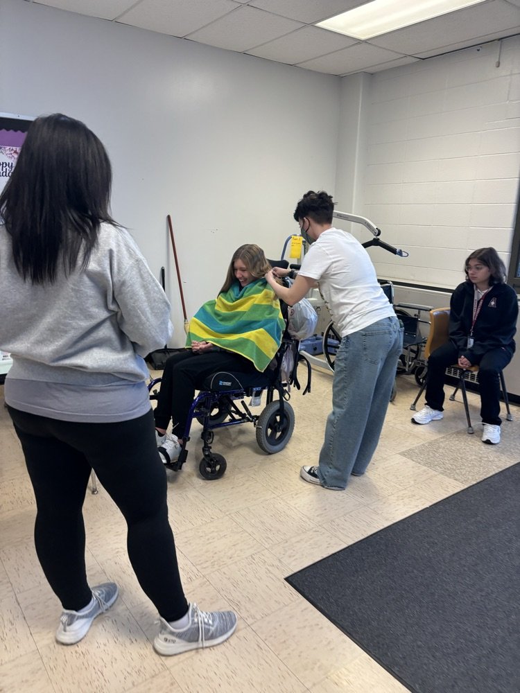 CHPCRUSADERS's tweet image. A haircut can make a big difference and for many of our students, getting a haircut isn’t always easy, whether due to sensory sensitivities, accessibility, or other challenges.
A huge thank you to the stylist volunteers for helping create a supportive, comfortable environment.