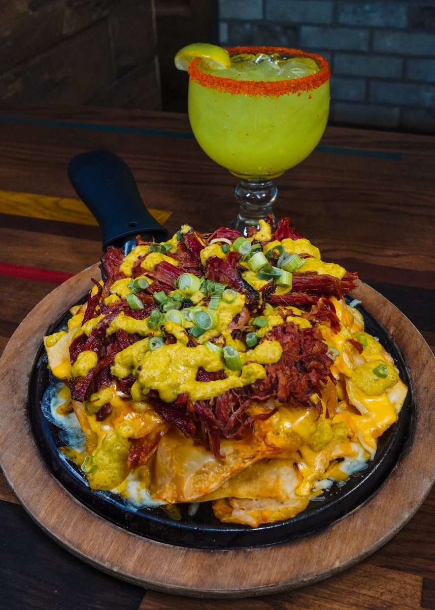 NEONPR_'s tweet photo. 🍀 You’re in luck, @nachodaddylv’s March specials are here! 🌮🍹 Dive into their festive Irish Nacho &amp; Shamrock-a-rita, available now through March 31st! Don’t miss out on these lucky specials, make a reservation now at https://t.co/jYYlNb3hPQ. 🍀 https://t.co/NwjmhvUMgF
