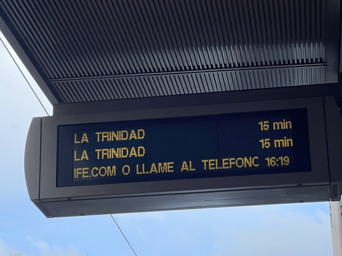 Hola, <a href="/tranviatenerife/">Tranvía de Tenerife</a>, según la información de horarios especiales de Carnaval, hoy 3 de marzo de 15:00 a 18:00 horas la frecuencia de paso es de 10 minutos, y no hay afectación en ese horario por la huelga. ¿Por qué no se ha respetado esa frecuencia? <a href="/rdavmam/">Rosa Davila</a> <a href="/CabildoTenerife/">Cabildo de Tenerife</a>