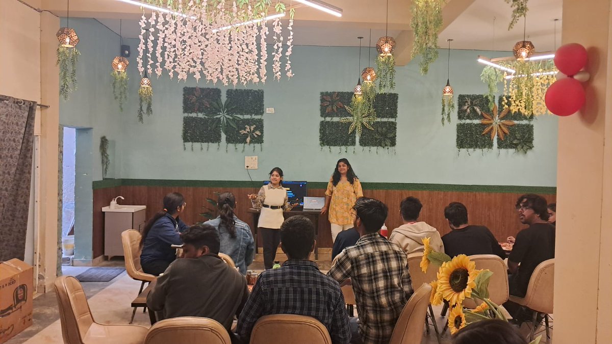 asiwritemy's tweet image. Loved meeting so many amazing people, learning about DePIN &amp;amp; Solana, and just vibing with the community🚀

Huge thanks to @web3mathura @W3Lucknow @rajdotcc &amp;amp; @SuperteamIN for making it happen🥺

#Web3Mathura #DePIN #Solana