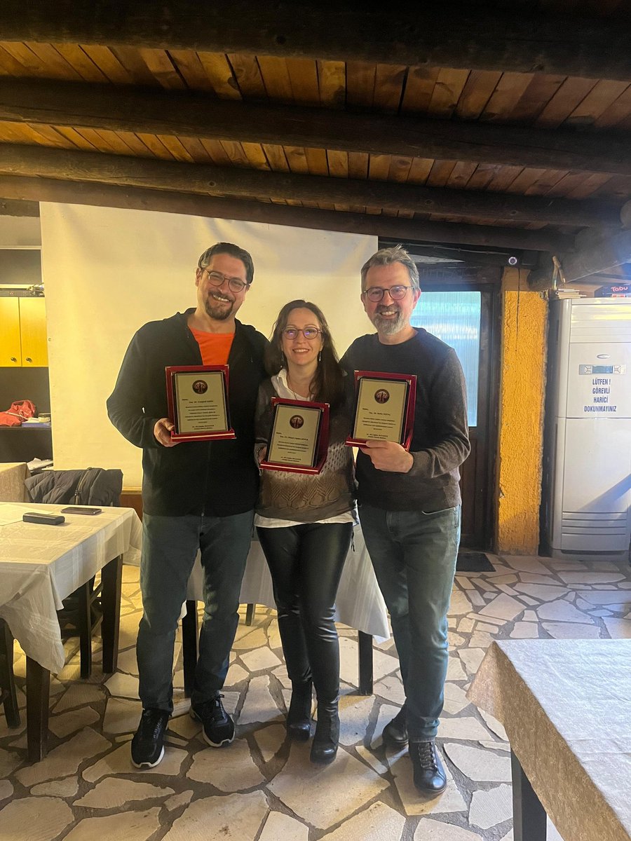 Antalya Barosu İnsan Hakları Merkezi <a href="/Antbaroihm/">Antalya Barosu İnsan Hakları Merkezi</a> ile çok verimli bir kış kampı geçirdik. Emeği geçen herkese çok teşekkürler. @ertugrulbaskan <a href="/berkeozenc/">Berke Özenç</a> (ve fotoda <a href="/Eylemselalan/">Eylemselalan</a> çok eksik kaldı)