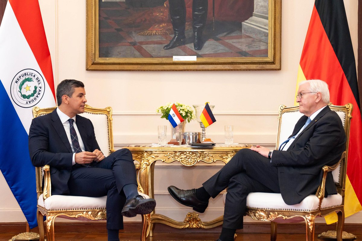 SantiPenap's tweet photo. Hoy, junto al Presidente de Alemania, Frank-Walter Steinmeier, consolidamos nuestro compromiso de fortalecer el intercambio cultural y económico entre Paraguay y Alemania. Compartimos el desafío de impulsar el desarrollo sostenible y la seguridad alimentaria, áreas en las que Paraguay tiene un enorme potencial como productor de alimentos y líder en generación de energía limpia y renovable.
