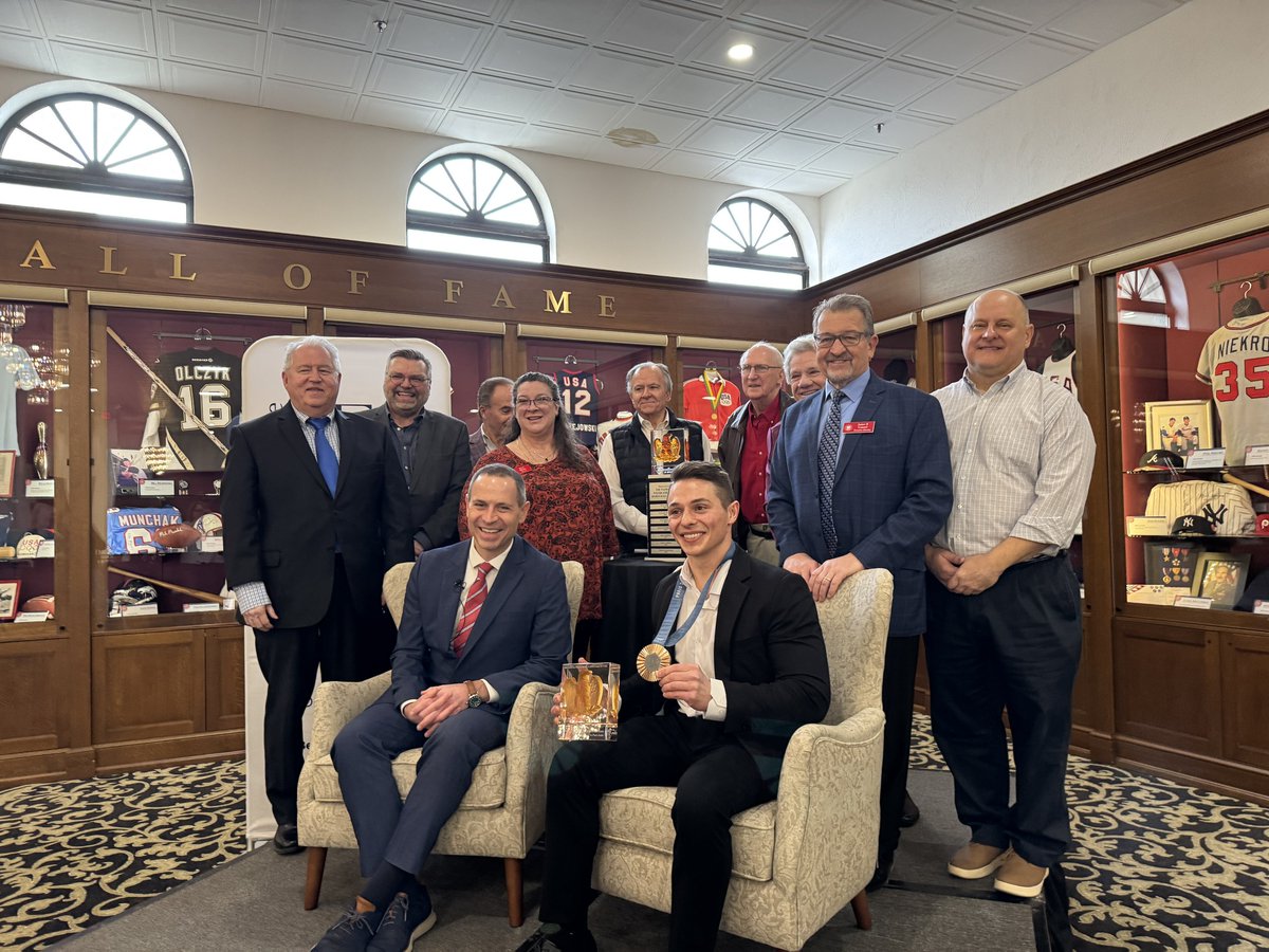 Looking for someone with experience editing long-form (&gt;1 hour) discussions into short, engaging podcast clips! Had a great talk at the Polish American Cultural Center and need help trimming it for social media. Let me know if you're interested! <a href="/jonmorosi/">Jon Morosi</a> <a href="/NPASHF/">National Polish American Sports HOF</a>