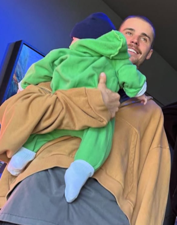 JUSTIN WITH JACK 😭😭