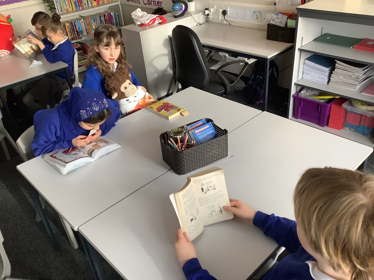 ReinwoodJuniors's tweet image. #RJS4D have enjoyed the first day of DEAR (drop everything and Read) in class today in celebration of #WorldBookDay later this week #RJSReading #readingforpleasure