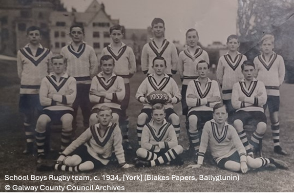 From the #Archives: a School Boys rugby team photo, 1934, from a Blake, #Ballyglunin collection (G00/01). The school is unknown, but the photo is from a Catcheside studio, #York.
Good Luck <a href="/IrishRugby/">Irish Rugby</a>!

<a href="/explorearchives/">Explore Your Archive</a> #LoveLocalArchives <a href="/SixNationsRugby/">Guinness Men's Six Nations</a> #TeamOfUs #IrishRugby
