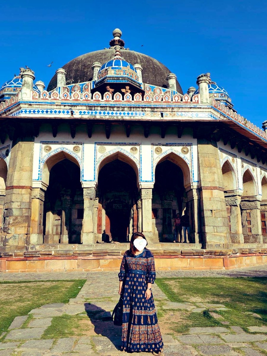 ชุดฝีมือคนไทย ที่คนอินเดีย ชมว่าชุดสวยแปลกตา 😄😄 คนอินเดียเก่งเรื่องผ้า แต่ช่างไทยเก่งเรื่องตัดเย็บนะ