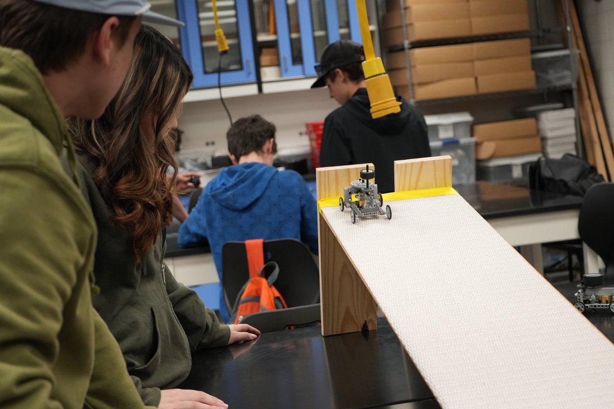 AdamStateCSUme's tweet image. Adams State Discovery Day welcomed 50 San Luis Valley high schoolers exploring STEM careers! From building marble drop rollercoasters to modifying LEGO cars, they got hands-on with real engineering challenges. Future engineers in action! #STEM #csumechengr #adamsstateuniv #csueng