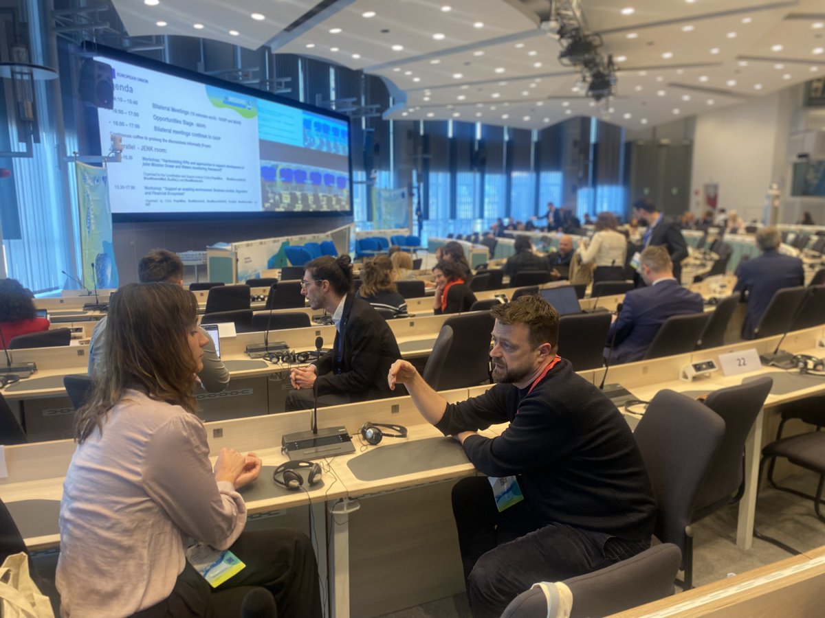 DTOBioFlow's tweet image. At #EuropeanOceanDays, DTO-BioFlow&apos;s @KlaasDeneudt  connected with research &amp;amp; #blueeconomy experts on using biodiversity data for digital twin applications. Focus: #AcousticData to understand ocean ecosystems! 
📸 With #CentroTecnològicoNaval - @natzpm93   #BlueOasis, Stay tuned!