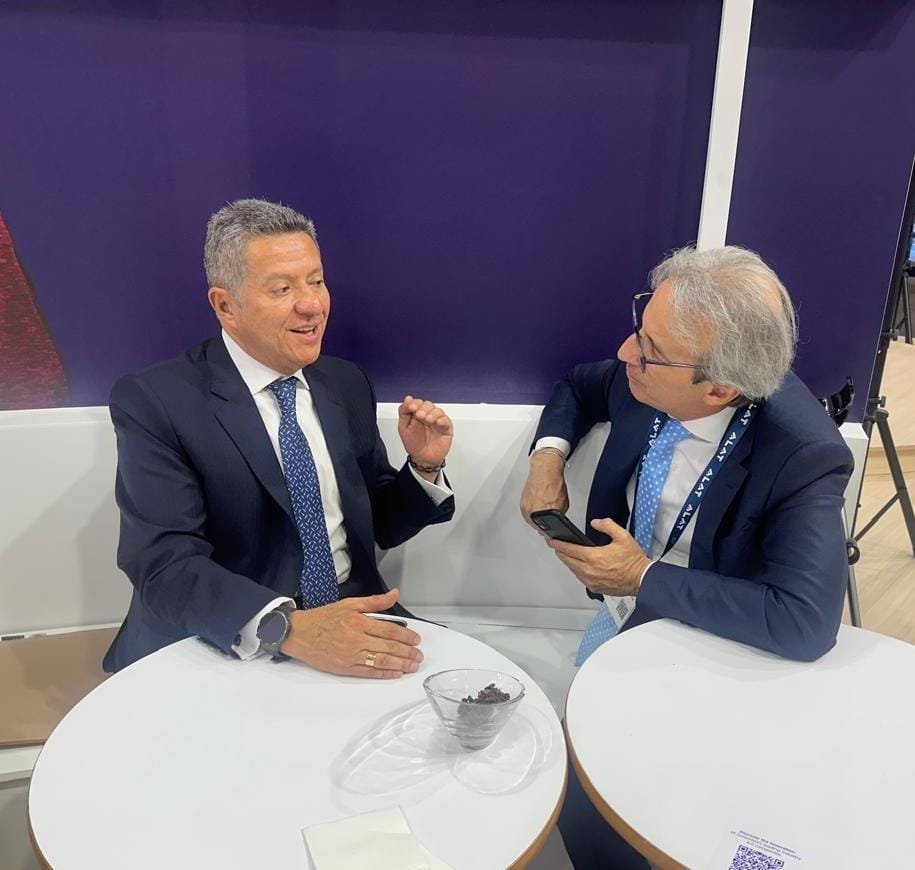 Continúa nuestra agenda en el Mobile World Congress de Barcelona (<a href="/MWCHub/">MWC</a>). El viceministro de Conectividad, <a href="/JuradoGabriel_/">Gabriel Jurado</a>, y el embajador de Colombia en España (<a href="/EmbajadaColEsp/">Embajada de Colombia en España</a>), Eduardo Ávila, hablaron de oportunidades que impulsen las telecomunicaciones del país. 

#MWC25