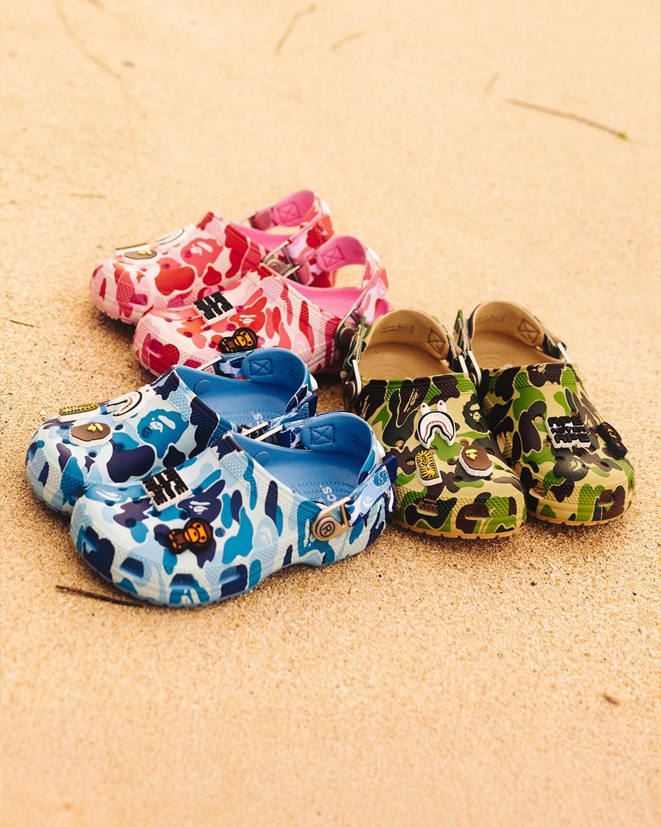 靴 BAPE CROCS sandals Unisex BAPE X Crocs Classic Slip On Clog - Pink, Blue, Black