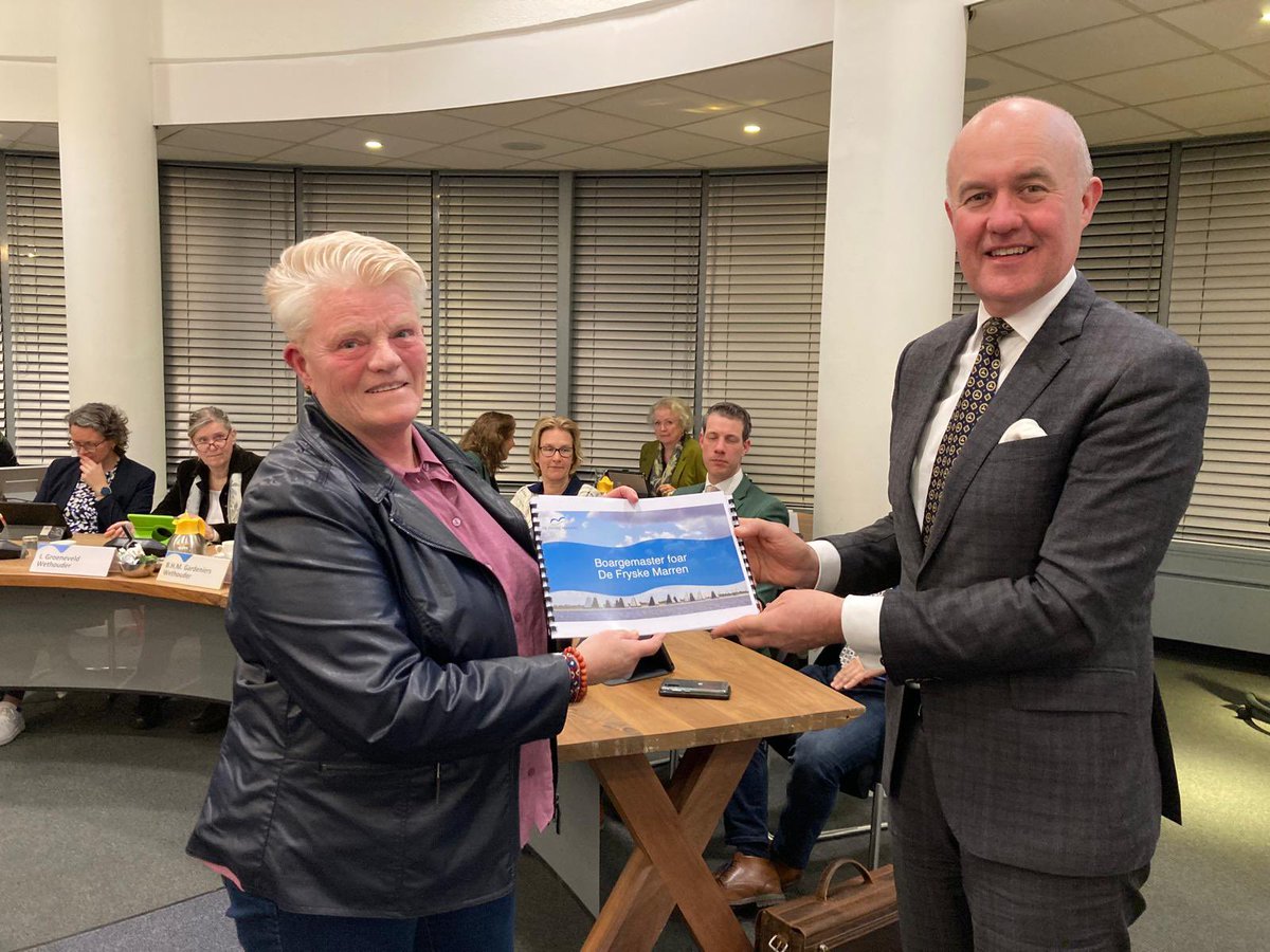 Belutsen, betrouber en sichtber. Oan dizze betinksten moat de nije boargemaster fan gemeente De Fryske Marren foldwaan. Dat stiet yn de profylskets dy’t de gemeenteried fannejûn oerlange hat. De fakatuere stiet fan moandei 10 maart ôf iepen. <a href="/provfryslan/">Provincie Fryslân</a>