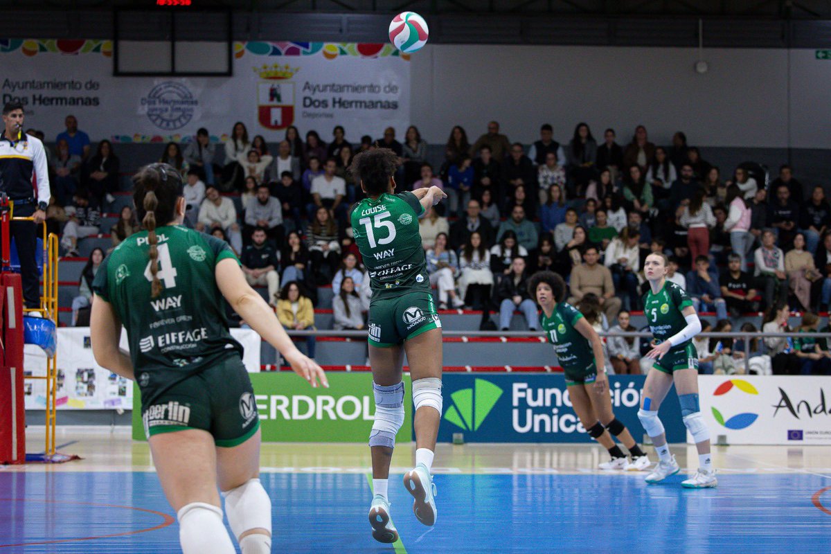 CAVEsquimo's tweet image. ¿ Como ? 😱
👉Que es puente festivo? 
👉Que coincide con el Betis Madrid?
Nosotros estamos locos con el Vóley 🤪
Casi 1000 personas se congregaron el sábado para ver nuestro encuentro ante Haris.

💚 MILLONES DE GRACIAS!!