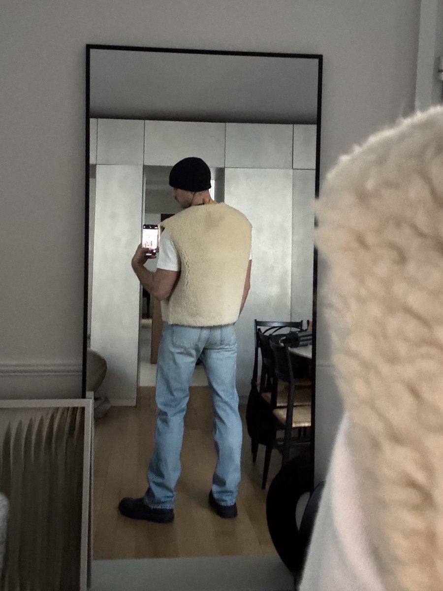 Quand tu trouves LE jean droit qui te fait un cul pas trop plat!