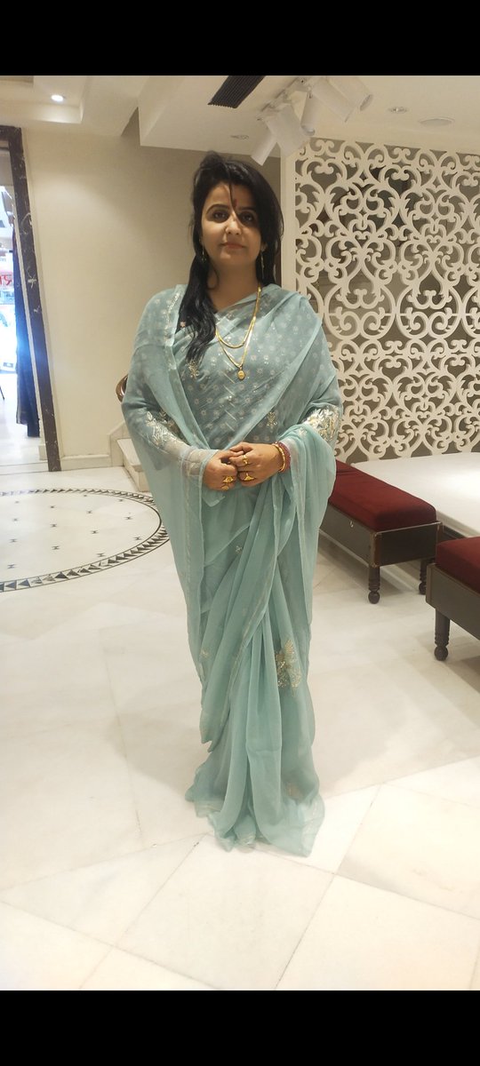 Mamta kumari dhaka (@dhaka1858) on Twitter photo рд╡рдХрд╝реНрдд рдмрддрд╛ рд╕рдХрддрд╛ рд╣реИ рдЖрдкрдХреЗ рдкрд╛рд╕ рдХрд┐рддрдиреА рджреМрд▓рдд рд╣реИ
рд▓реЗрдХрд┐рди рджреМрд▓рдд рдирд╣реАрдВ рдмрддрд╛ рд╕рдХрддреА рдХрд┐ рдЖрдкрдХреЗ рдкрд╛рд╕ рдХрд┐рддрдирд╛ рд╡рдХреНрдд рд╣реИ,
рдЗрд╕рд▓рд┐рдП рдорди рд╕реЗ рдЕрдореАрд░ рд░рд╣рд┐рдП, рдзрди рдХрд╛ рдХреНрдпрд╛, рдЖрддрд╛ рдЬрд╛рддрд╛ рд░рд╣рддрд╛ рд╣реИ..! рд╡рдХрд╝реНрдд рдмрддрд╛ рд╕рдХрддрд╛ рд╣реИ рдЖрдкрдХреЗ рдкрд╛рд╕ рдХрд┐рддрдиреА рджреМрд▓рдд рд╣реИ
рд▓реЗрдХрд┐рди рджреМрд▓рдд рдирд╣реАрдВ рдмрддрд╛ рд╕рдХрддреА рдХрд┐ рдЖрдкрдХреЗ рдкрд╛рд╕ рдХрд┐рддрдирд╛ рд╡рдХреНрдд рд╣реИ,
рдЗрд╕рд▓рд┐рдП рдорди рд╕реЗ рдЕрдореАрд░ рд░рд╣рд┐рдП, рдзрди рдХрд╛ рдХреНрдпрд╛, рдЖрддрд╛ рдЬрд╛рддрд╛ рд░рд╣рддрд╛ рд╣реИ..!