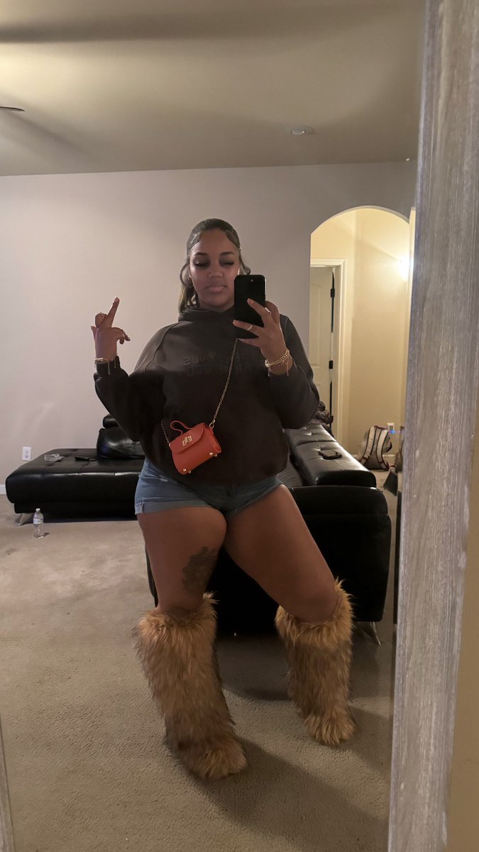 auntie kia tweet media