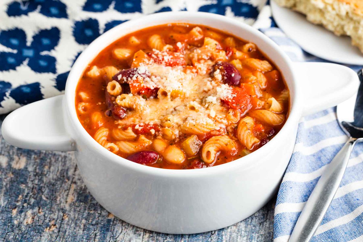 This Minestrone Soup recipe is my version of a classic, featuring a savory tomato broth swirled with dried herbs and packed with two kinds of beans, veggies, and gluten free pasta. Vegetarian and GF! #Minestrone
l8r.it/XSOm