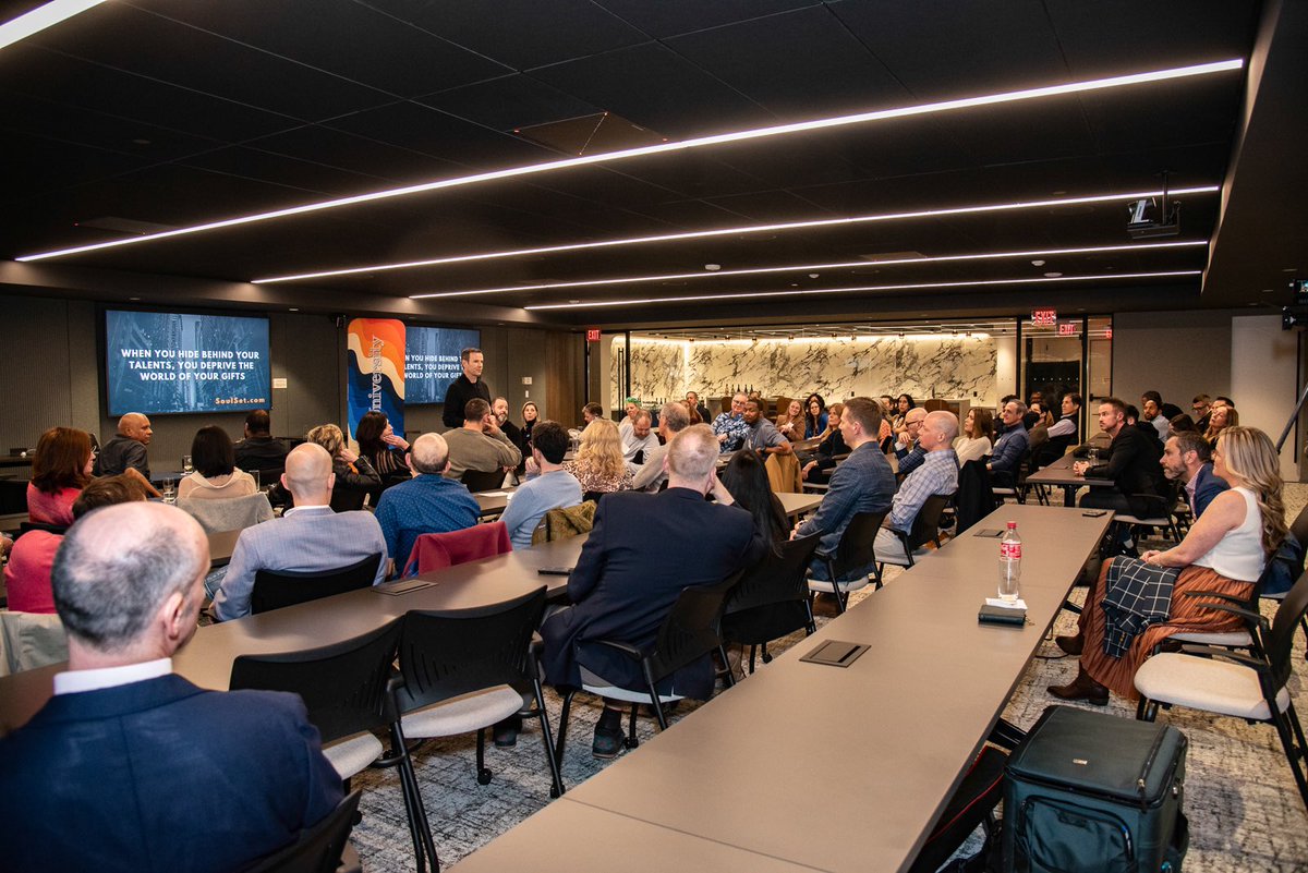 melanietc's tweet image. Our @cadredc #YOUniversity last week with @PhilipMcKernan was so impactful. There were aha moments, belly laughs and even some tears shed. Thanks for sharing your wisdom and insight, Philip. We’re grateful for you! #UnNetworking