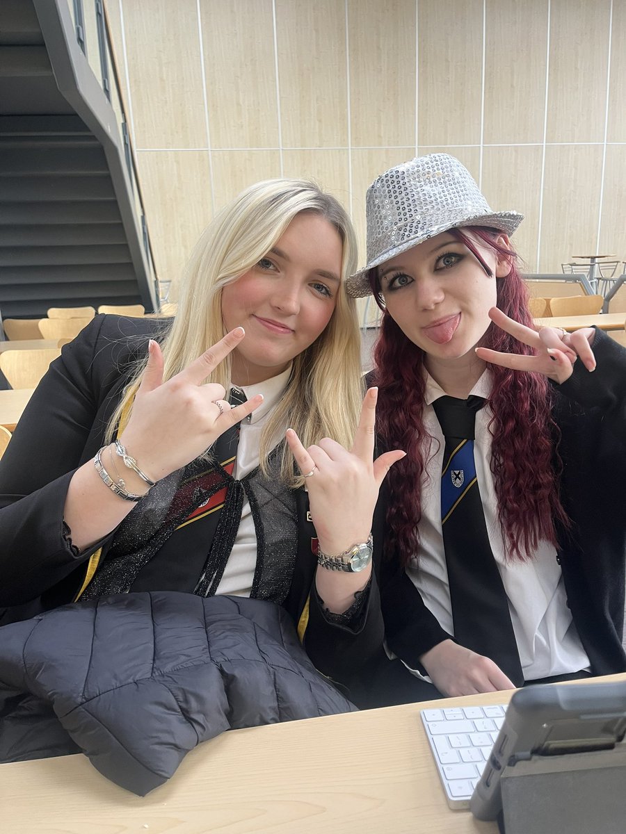 S6 spirit week day one… ✅ we loved seeing all the S6s taking part in ‘bling out’ day today! Looking forward to seeing S6 in their house colours tomorrow ❤️💚💙 #GHS