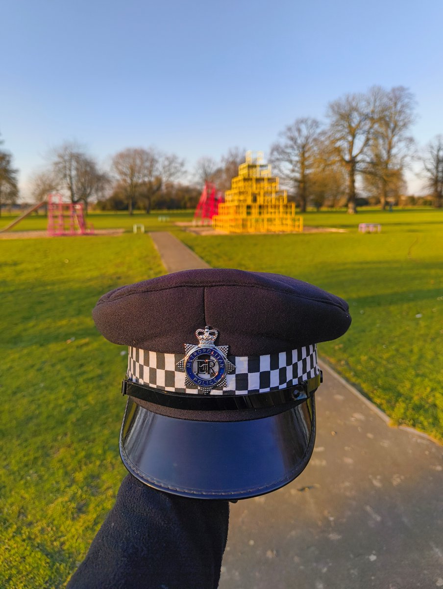 Parsloes Police (@mpsparsloes) on Twitter photo Weapon sweep and reassurance patrols conducted at Parsloes Park by <a href="/MPSParsloes/">Parsloes Police</a> and <a href="/MPSAlibon/">Alibon Police</a> Weapon sweep and reassurance patrols conducted at Parsloes Park by <a href="/MPSParsloes/">Parsloes Police</a> and <a href="/MPSAlibon/">Alibon Police</a>