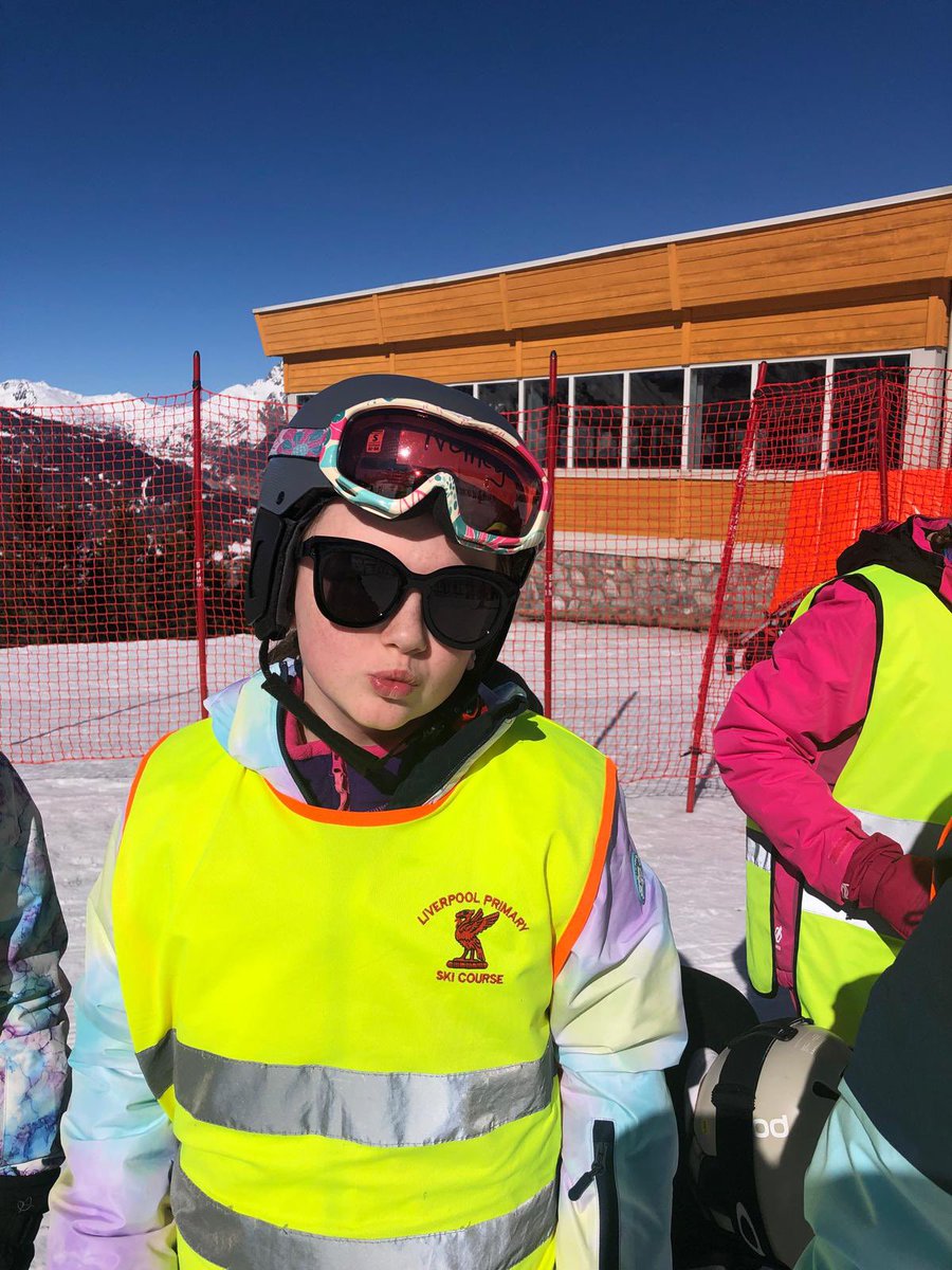 Emmaus_School's tweet photo. #skibormio2025
Supers skiers part 2 https://t.co/EpBlbkoCyF