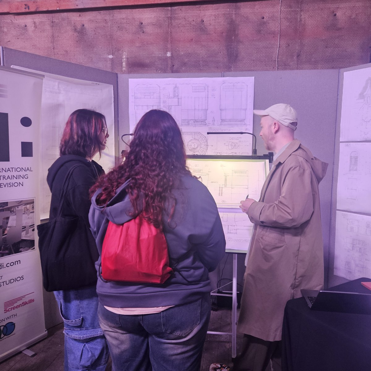 Vandyke Upper School (@vandykeuppersch) on Twitter photo #Media & #Film Studies A-Level #students recently took an #unforgettable trip to the #FuturesFestival at <a href="/PinewoodStudios/">Pinewood Studios</a>. The day was packed with #opportunities to connect with #industry #experts, join hands-on #workshops & soak up invaluable #insights. vandyke.beds.sch.uk/media-and-film… #Media & #Film Studies A-Level #students recently took an #unforgettable trip to the #FuturesFestival at <a href="/PinewoodStudios/">Pinewood Studios</a>. The day was packed with #opportunities to connect with #industry #experts, join hands-on #workshops & soak up invaluable #insights. vandyke.beds.sch.uk/media-and-film…