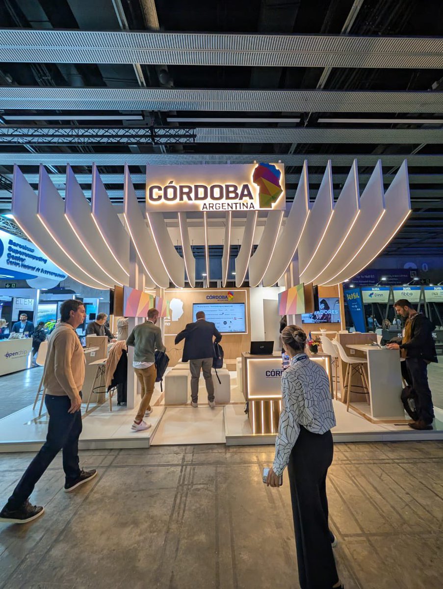 🚀 Primer día de #MWC2025 

Junto a la comitiva oficial y a nuestras empresas socias en el stand de #Córdoba <a href="/AgenciaProCba/">Agencia ProCórdoba</a> 

La conexión con líderes globales y las últimas innovaciones en tecnología son una gran oportunidad para fortalecer nuestra red y generar nuevos negocios.