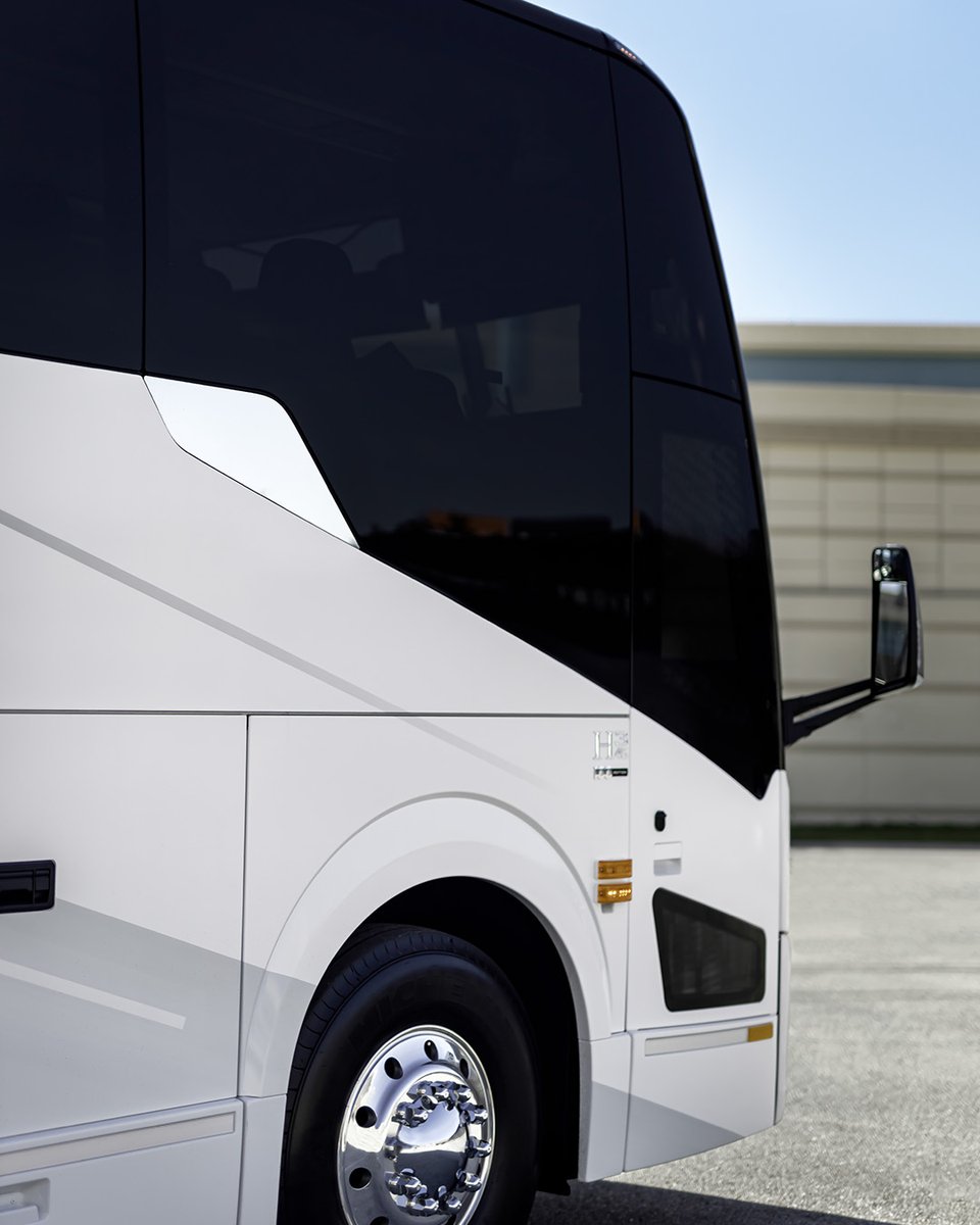 Innovation at Every Turn 🔀 
With cutting-edge technology and a legacy of quality, Prevost coaches are designed for those who expect the best.