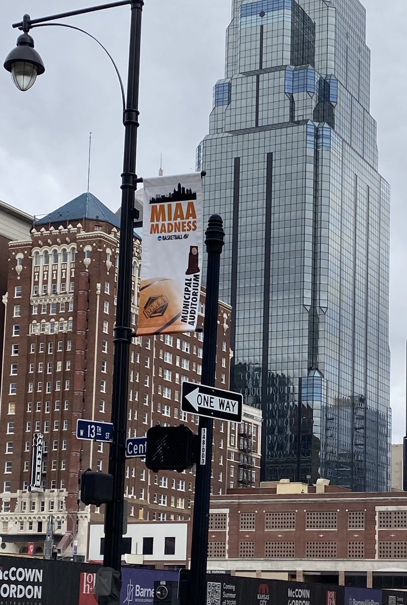 MIAA_Racy's tweet photo. Move In Day for ⁦@TheMIAA⁩ Basketball 🏀 Tournament!
⁦@VisitKC⁩ #BringYourAGame https://t.co/QIHAKDTMSr