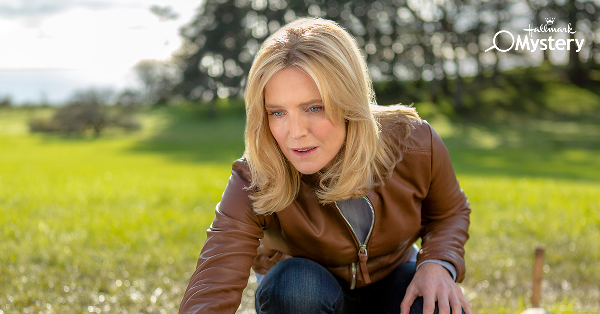 hallmarkmystery's tweet photo. No need to dig up the past, #Sleuthers! ๐ฆด Catch #EmmaFielding Mysteries: Site Unseen tonight 6/5c, followed by #EmmaFielding Mysteries: Past Malice. #CourtneyThorneSmith https://t.co/p0RukkqsOb