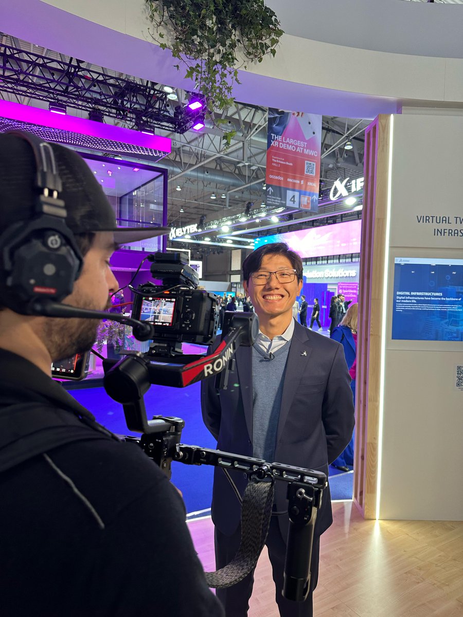 3DS_SIMULIA's tweet image. #MWC25 day 1... ✅! We spoke with our simulation experts on-site and can't wait to share their insights with all of you. Virtual twins, VR experiences and 6G are coming your way. 👀😎
