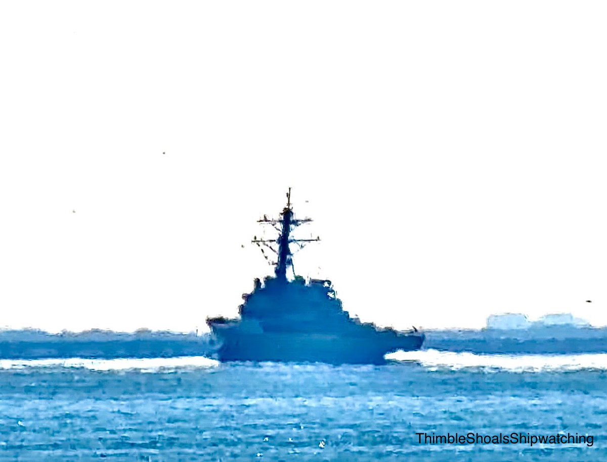 WarshipCam's tweet photo. USS Ross (DDG 71) (tentative) Arleigh Burke-class Flight I guided missile destroyer leaving Norfolk, Virginia - March 3, 2025 #ussross #ddg71
SRC: YT- ThimbleShoalsShipwatching https://t.co/z6MPyxk32j