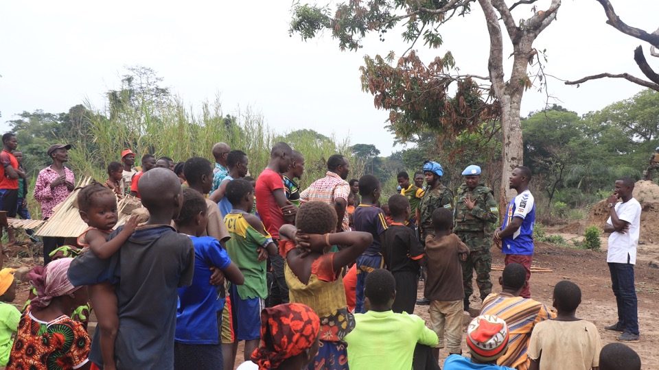UN_CAR's tweet photo. Déployée depuis le 18/02 à #Mingala🇨🇫 afin de sécuriser cette zone isolée de la Basse-Kotto, la Force de la MINUSCA🇺🇳🇷🇼 a fourni samedi des soins médicaux à 435 personnes. Une consultation qui répond aux besoins de la population dans une région où l'accès aux soins reste limité. https://t.co/ASnyyXbM9F