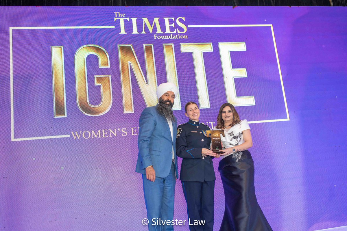 ChiefSidhu's tweet photo. Proud to share that Inspector Gwen Vaughan-Smith received the Leader in Public Safety Award at the Times of Canada's Ignite Women Empowerment Gala. A well-deserved recognition for Gwen’s leadership &amp; dedication to our team &amp; community.
#Leadership #Community #WomenInPolicing https://t.co/YS23bVYaWS